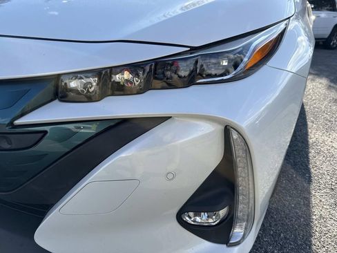 Used 2017 Toyota Prius Prime Advanced image 10