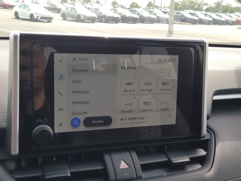 Certified 2025 Toyota RAV4 XLE FWD image 25