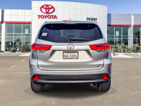 Used 2019 Toyota Highlander XLE image 6