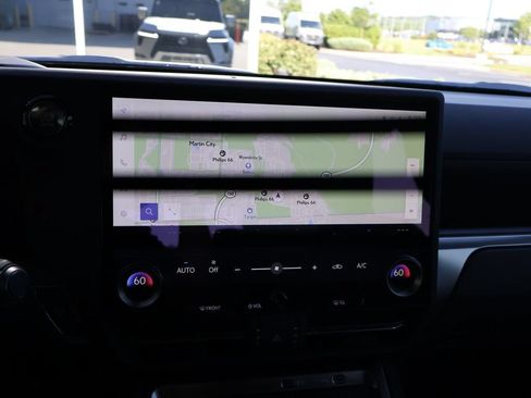 Used 2026 Lexus GX 550 w/ Accessory Package (2T) AWD/4WD image 22