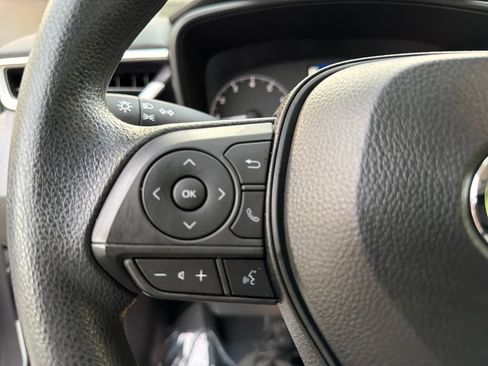 Used 2025 Toyota Corolla LE FWD image 19