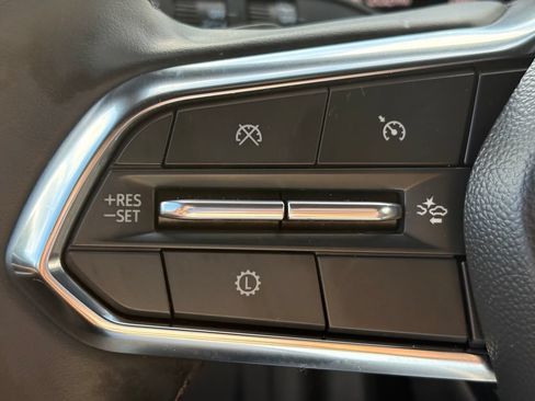 Used 2025 Chevrolet Suburban Z71 AWD/4WD image 6