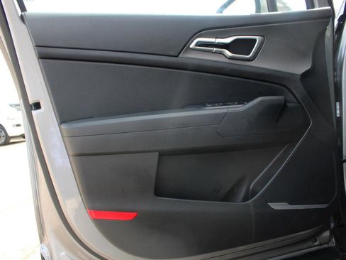 Used 2024 Kia Sportage LX image 13