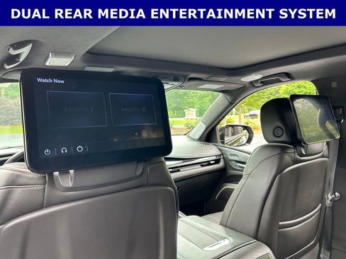 Used 2023 Cadillac Escalade ESV V AWD/4WD image 3