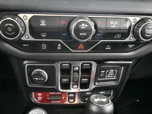 Used 2024 Jeep Wrangler Unlimited Rubicon image 24