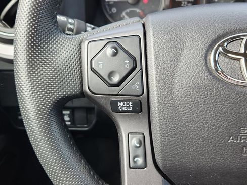 Used 2021 Toyota Tacoma TRD Sport w/ Technology Package image 15