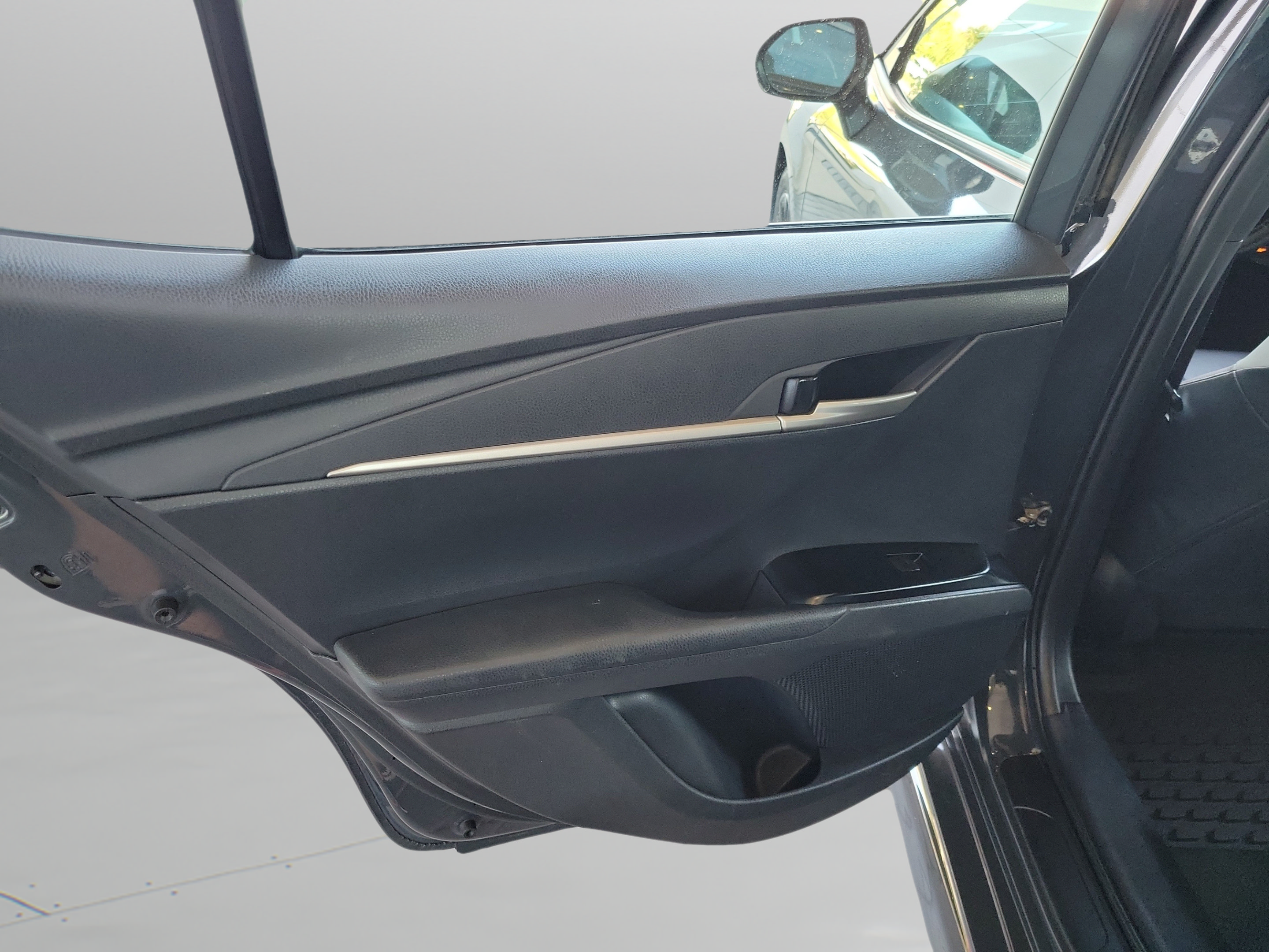 Used 2025 Toyota Camry SE FWD image 24
