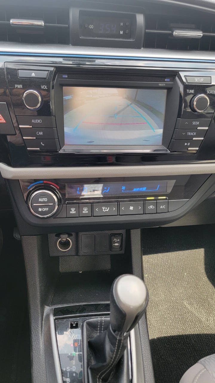 Used 2016 Toyota Corolla LE FWD image 13