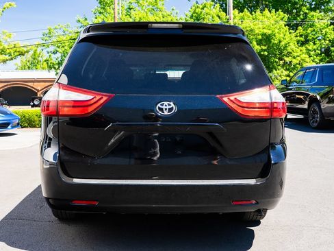 Used 2015 Toyota Sienna LE FWD image 5