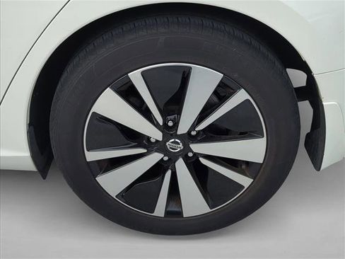 Used 2021 Nissan Altima 2.5 SV FWD image 6