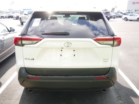 Used 2022 Toyota RAV4 XLE w/ Convenience Package AWD/4WD image 7
