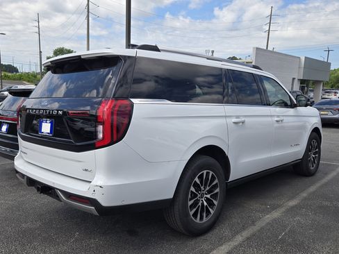 Certified 2025 Ford Expedition Max Platinum AWD/4WD image 4