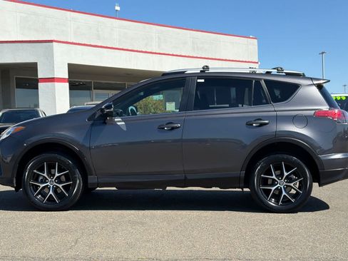 Used 2018 Toyota RAV4 SE w/ Power Extra Value Package FWD image 9