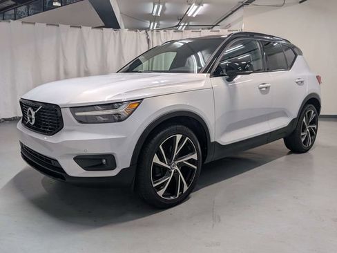 Used 2020 Volvo XC40 T5 R-Design w/ Protection Package Premier AWD/4WD image 5