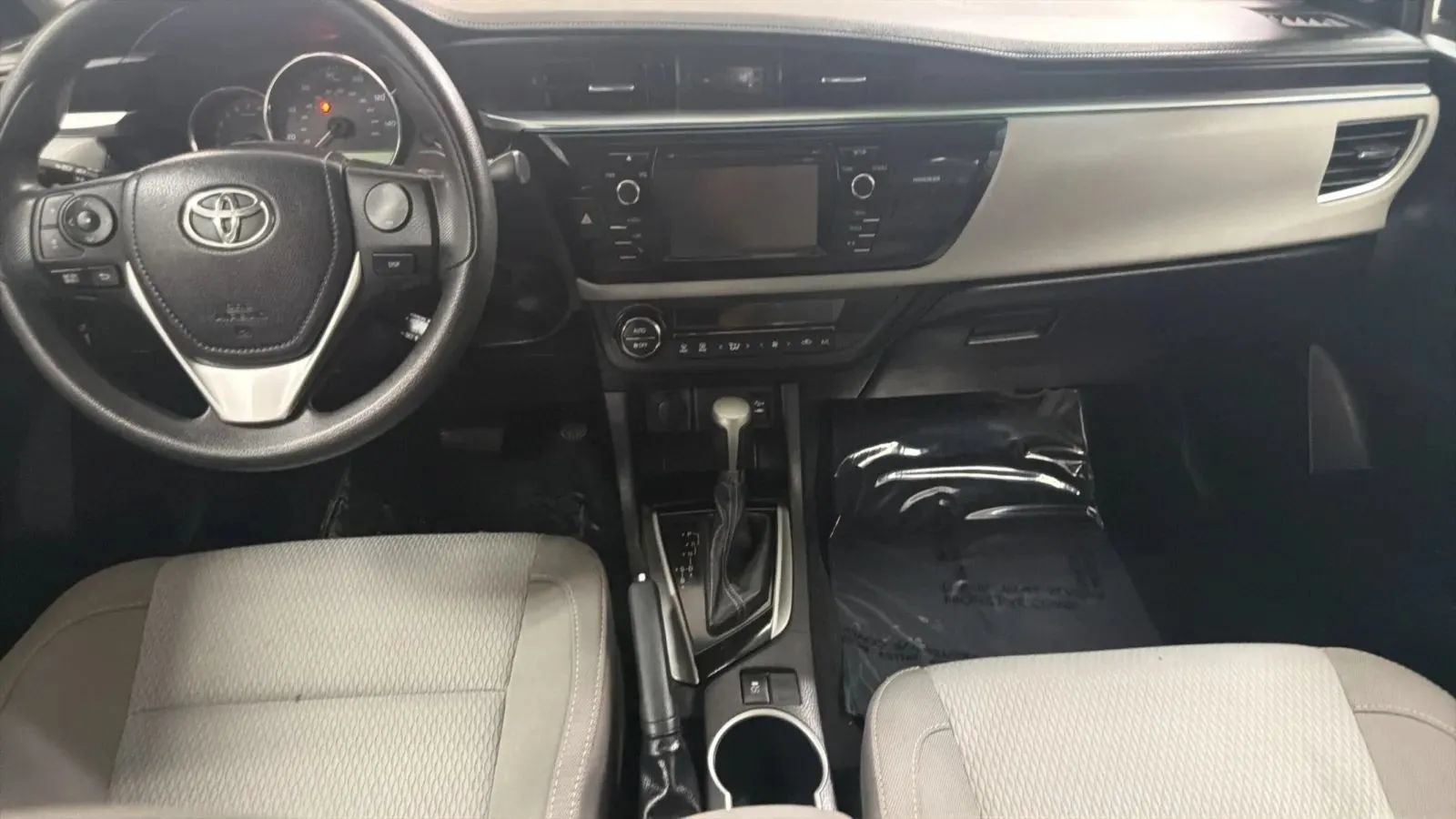 Used 2016 Toyota Corolla LE FWD image 15