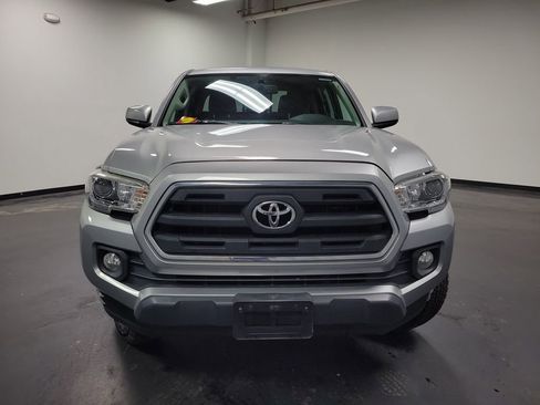 Used 2016 Toyota Tacoma SR5 image 2