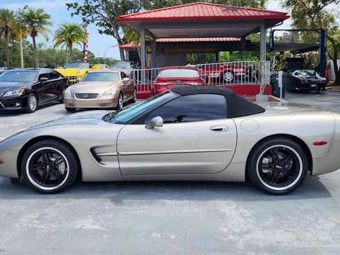Used 1998 Chevrolet Corvette Convertible w/ Memory Pkg image 12
