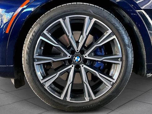 Used 2022 BMW X7 xDrive40i w/ Premium Package image 10
