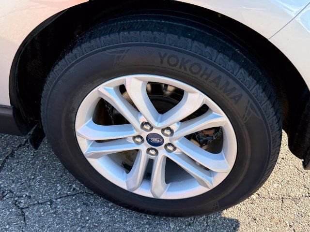 Certified 2020 Ford Edge SEL w/ Cold Weather Package AWD/4WD image 5