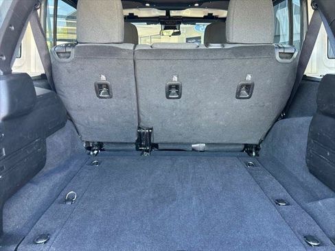 Certified 2025 Jeep Wrangler Unlimited Rubicon AWD/4WD image 31
