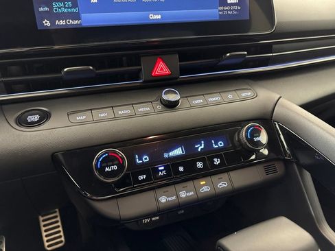 Certified 2025 Hyundai Elantra SEL FWD image 31