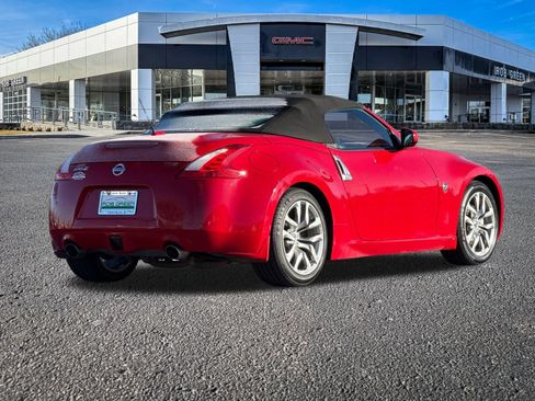 Used 2010 Nissan 370Z Touring image 3
