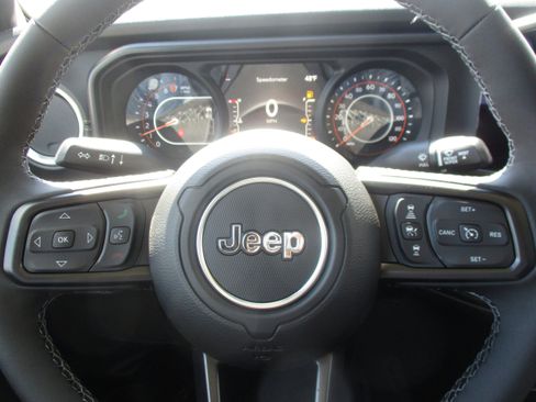 New 2026 Jeep Gladiator Sport image 17