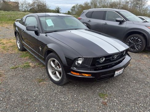 Used 2006 Ford Mustang Coupe image 3