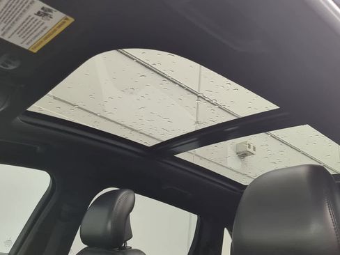 Used 2017 Lincoln MKX Reserve w/ Lincoln MKX Climate Package image 19