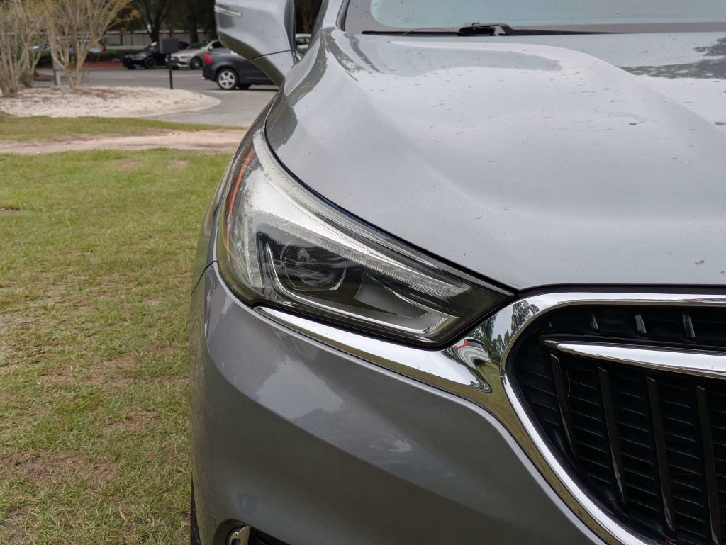 Used 2019 Buick Enclave Essence FWD image 9