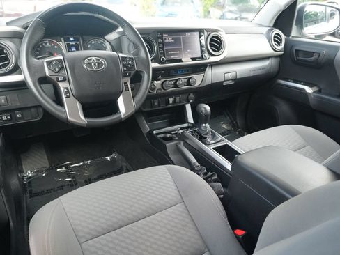 Used 2021 Toyota Tacoma SR5 AWD/4WD image 26
