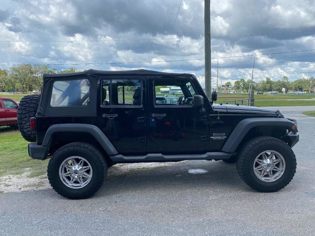 Used 2011 Jeep Wrangler Unlimited Sport w/ Connectivity Group AWD/4WD image 6