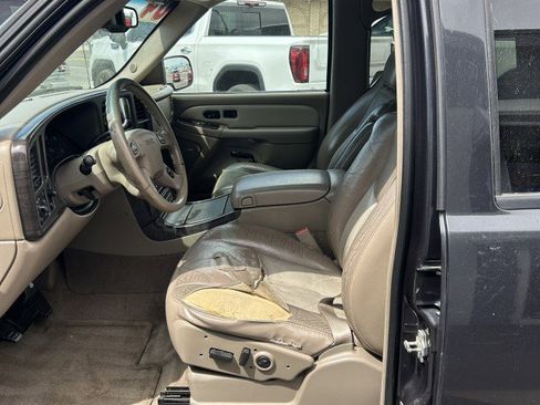 Used 2004 GMC Yukon Denali AWD/4WD image 4