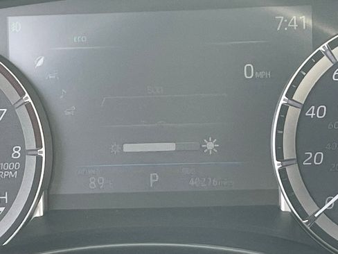 Used 2025 Toyota Highlander XLE image 8