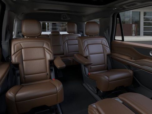New 2026 Lincoln Navigator Reserve AWD/4WD image 12
