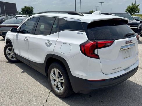Used 2019 GMC Terrain SLE w/ Driver Convenience Package FWD image 3