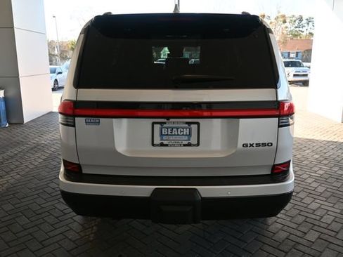 Used 2024 Lexus GX 550 image 4