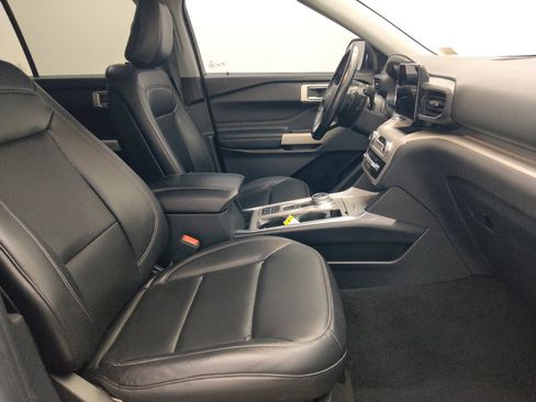 Used 2020 Ford Explorer XLT w/ Equipment Group 202A RWD image 21