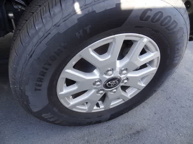 Used 2025 Toyota Tacoma SR5 AWD/4WD image 14