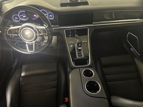 Used 2018 Porsche Panamera Turbo image 9
