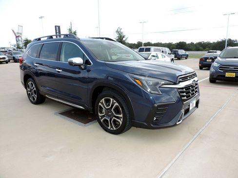 Certified 2023 Subaru Ascent Touring AWD/4WD image 3