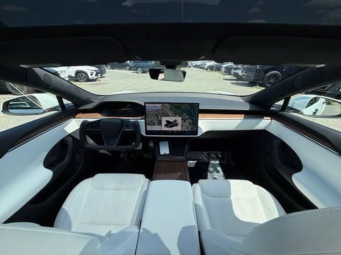 Used 2025 Tesla Model S AWD/4WD image 18