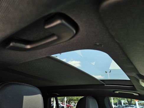 Used 2024 Mercedes-Benz GLS 450 4MATIC image 11