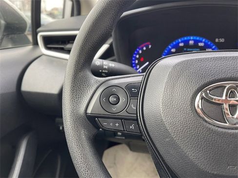 Used 2020 Toyota Corolla LE image 23