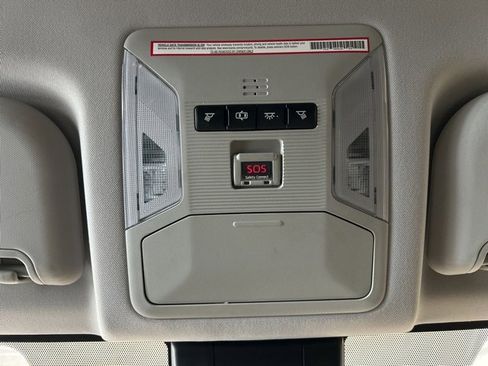 Used 2019 Toyota RAV4 LE image 76