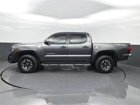 Used 2019 Toyota Tacoma SR5 image 2