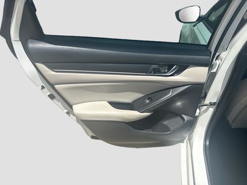 Used 2018 Honda Accord LX image 22