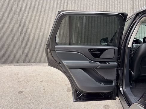 New 2026 Lincoln Aviator AWD image 23