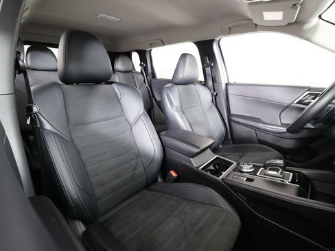 Used 2024 Mitsubishi Outlander SE AWD/4WD image 25