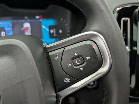 Used 2023 Volvo XC40 B5 Plus w/ Climate Package AWD/4WD image 18